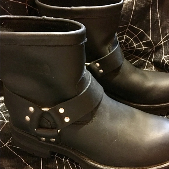 round toe biker boots